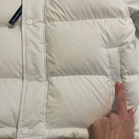 Aritzia White Super Puff The Super Puff™ Shorty - cliMATTE™
$250 - Picture 5 of 8